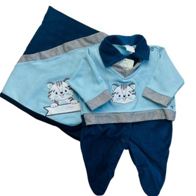 SAÍDA DE MATERNIDADE 2 PÇS MANTA E MACACÃO LONGO PLUSH E SUEDINE BORDADO MASCULINO